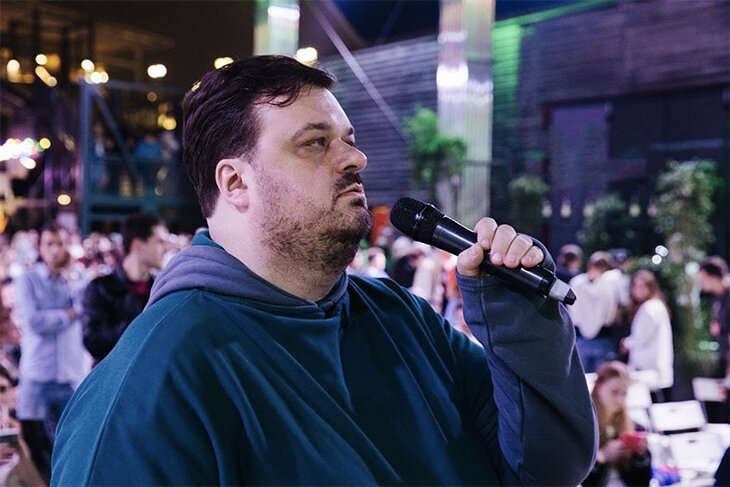 &laquo;Я никуда не уеду из своей страны&raquo;. Интервью Василия Уткина, которому исполнилось 50