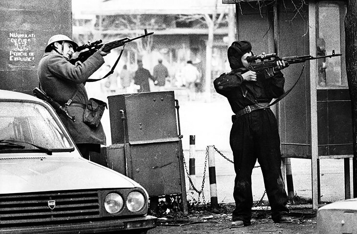 В 1989-м в Румынии расстреляли Чаушеску. Из-за этого два клуба не доиграли сезон