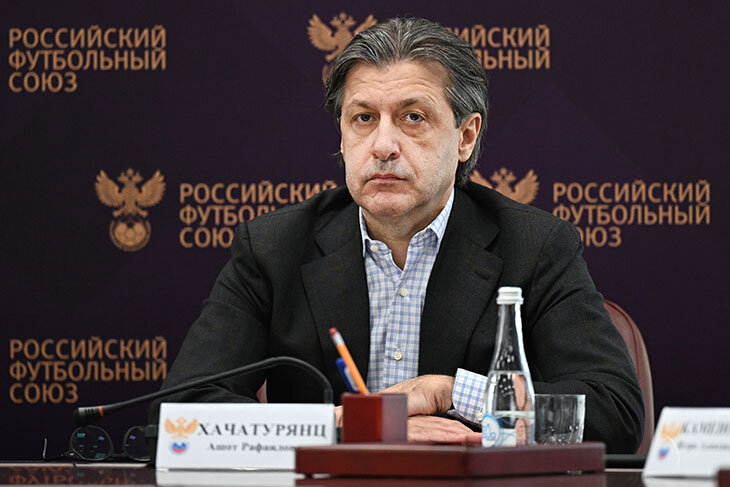 Хачатурянц обещал не бросать клубы в тяжелой ситуации. Спустя полтора месяца он уходит