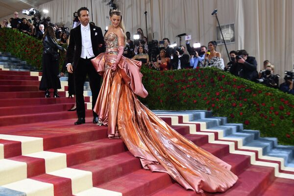 Платье Монро, гусеница и Дракула: как прошел бал Института костюма Met Gala