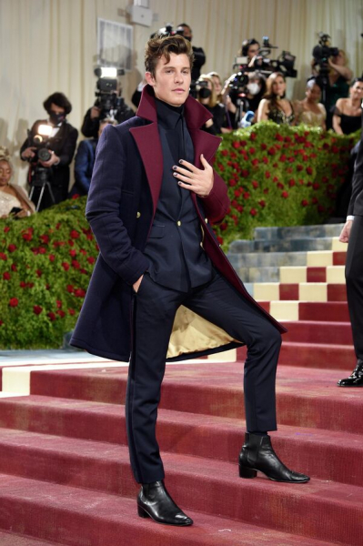 Платье Монро, гусеница и Дракула: как прошел бал Института костюма Met Gala