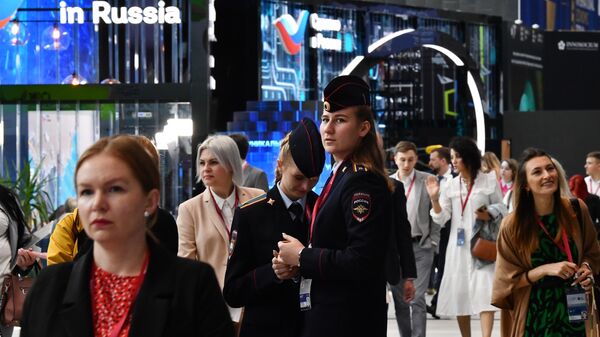 На ПМЭФ наградили победителей конкурса "Моя страна — моя Россия"