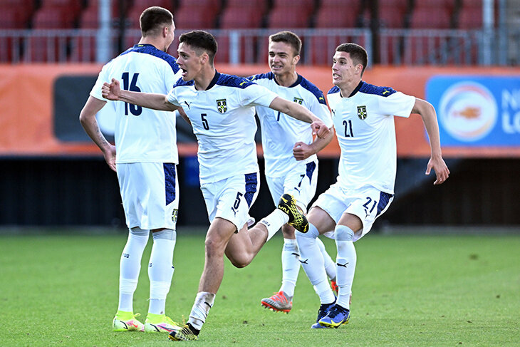 Стартует Евро U19. Увидим австрийца с опытом игры за «Барсу» и ЦЗ-гиганта, которого подпишет «Ман Сити»