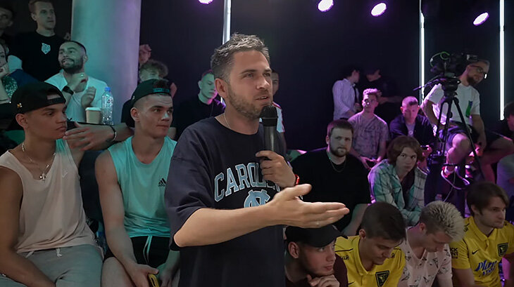 Он придумал Медиалигу и рассказал нам все: о деньгах, приезде игрока на &laquo;Бугатти&raquo;, трэштоке и дружбе с РПЛ