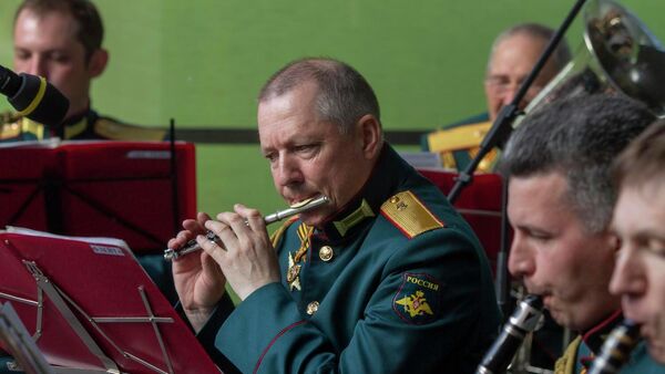 Военный оркестр исполнит рок-н-ролл у исторического музея