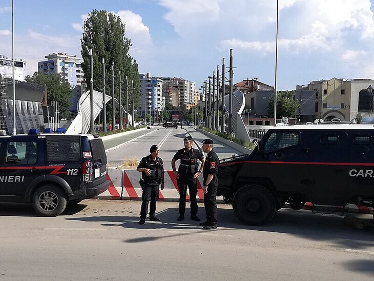 В 90-е сербы и косовские албанцы поделили клуб. Теперь в Митровице две &laquo;Трепчи&raquo; &ndash; между ними река и вражда 