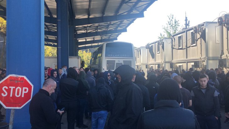 В 90-е сербы и косовские албанцы поделили клуб. Теперь в Митровице две &laquo;Трепчи&raquo; &ndash; между ними река и вражда 