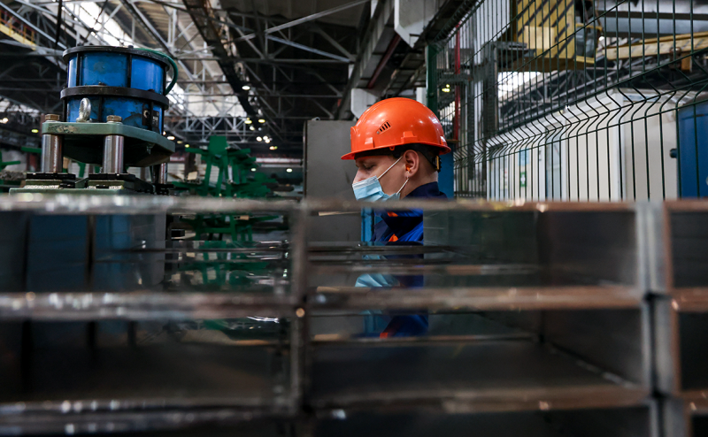 
                    ЕС оценил стоимость новых санкций против России

                