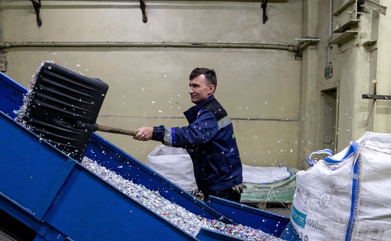
                    ЕС оценил стоимость новых санкций против России

                