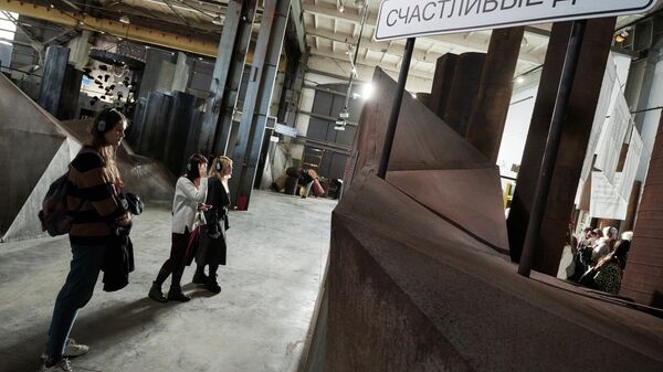 Путешествие в страну "Брата": в Петербурге открылась выставка "Балабанов"