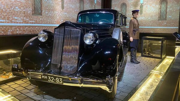 Русь, на чем несешься ты: истории автомобилей первых лиц страны