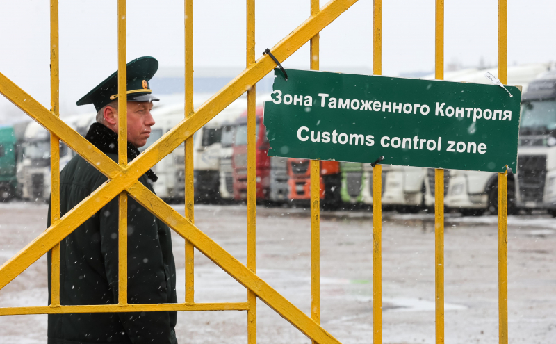 
                    ФТС сообщила о росте незаконного вывоза валюты

                