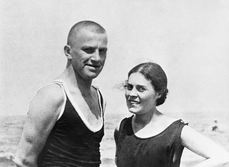 Долой буржуазную пошлость: что было модно в 1920-30-х в СССР