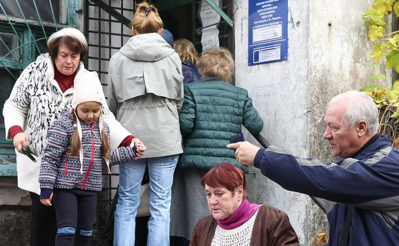 
                    Эксперты предложили способ преодолеть &laquo;ловушку бедности&raquo; в России

                