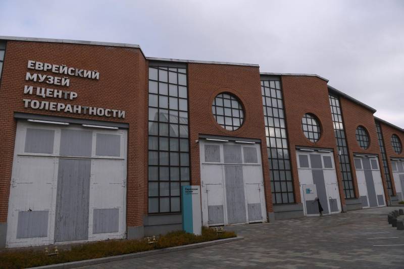 Сокровища, сенсации, громкие имена: какие выставки нельзя пропустить