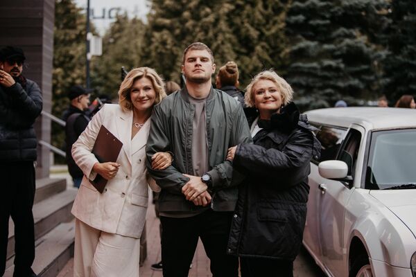 Сыновья Пореченкова и Нагиева снялись в комедии о бесстрашных учительницах