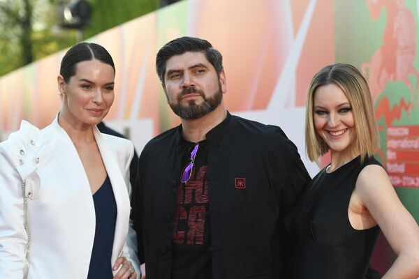 Черная классика и немного эпатажа: церемония закрытия ММКФ-2023