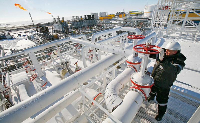 «Коммерсантъ» узнал о росте экспорта российского бензина почти на 40%