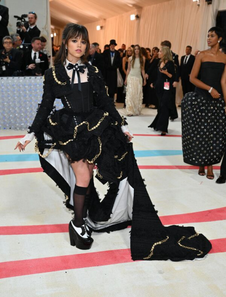 Косплей Лагерфельда и его кошки: как прошел бал Института костюма Met Gala