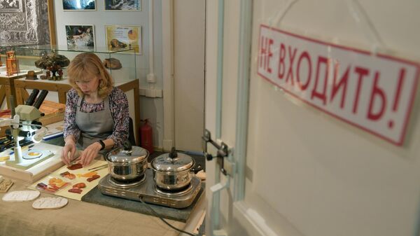 Украли фашисты и восстановили русские: тайны знаменитой Янтарной комнаты 