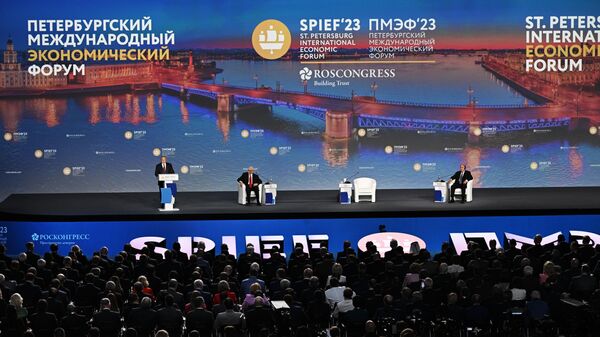 Богомолов не собирается возвращать слова про Украину в спектакль