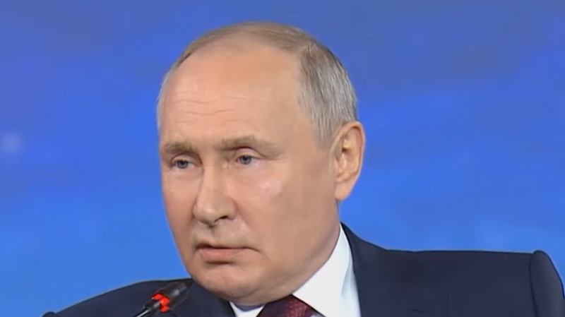 «Где родился — там и пригодился»: главные заявления Путина на ПМЭФ-2023