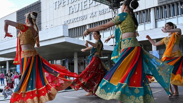 Индия снова в Москве: йога, аюрведа и массаж на международном фестивале