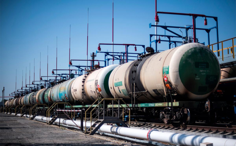Дисконт на российскую нефть к Brent сократился до менее $15 за баррель
