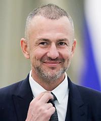 
                    ЕС перестал называть российских бизнесменов олигархами

                