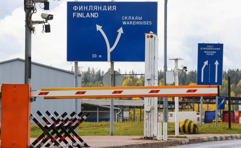 
                    Еврокомиссия смягчила запрет на ввоз россиянами личных вещей

                