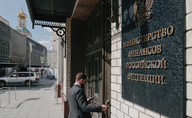 
                    Орешкин не исключил профицита бюджета в 2024 году

                