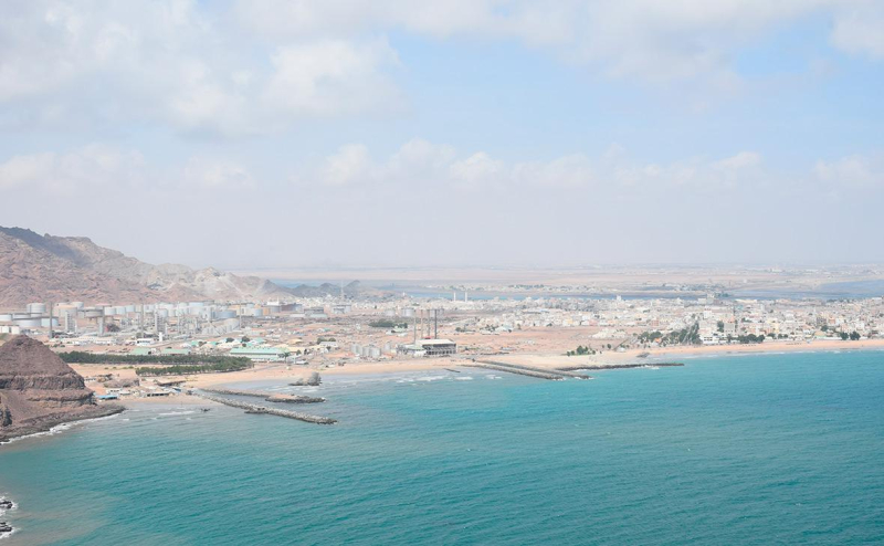 
                    Катар развернул три танкера с СПГ от Красного моря

                