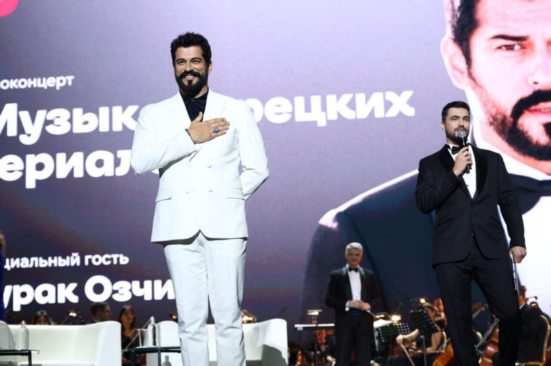Турецкий актер Бурак Озчивит: "Я слышал, что в России мужчины не плачут"