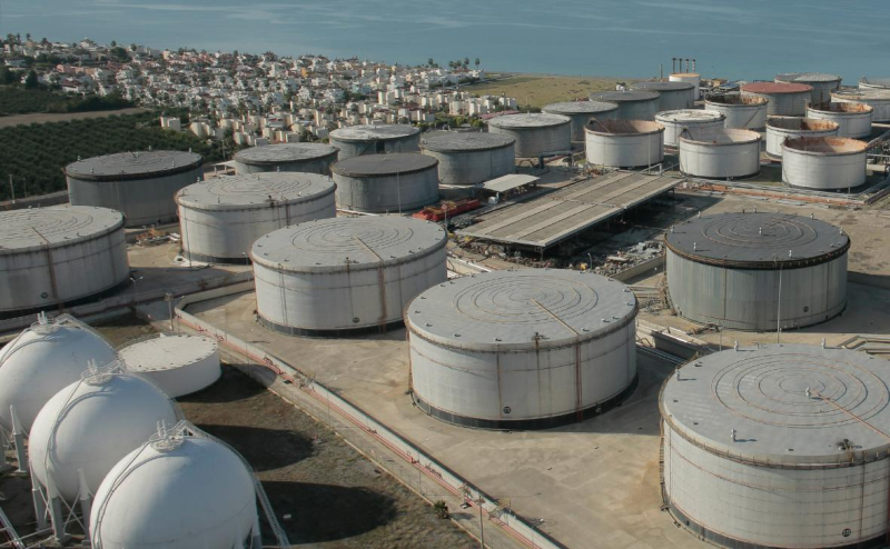 
                    Турецкий терминал отказался принимать российскую нефть

                